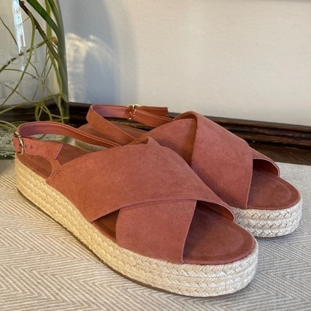 LOFT crisscross flatform sandals NWOT sizeβ 9.5